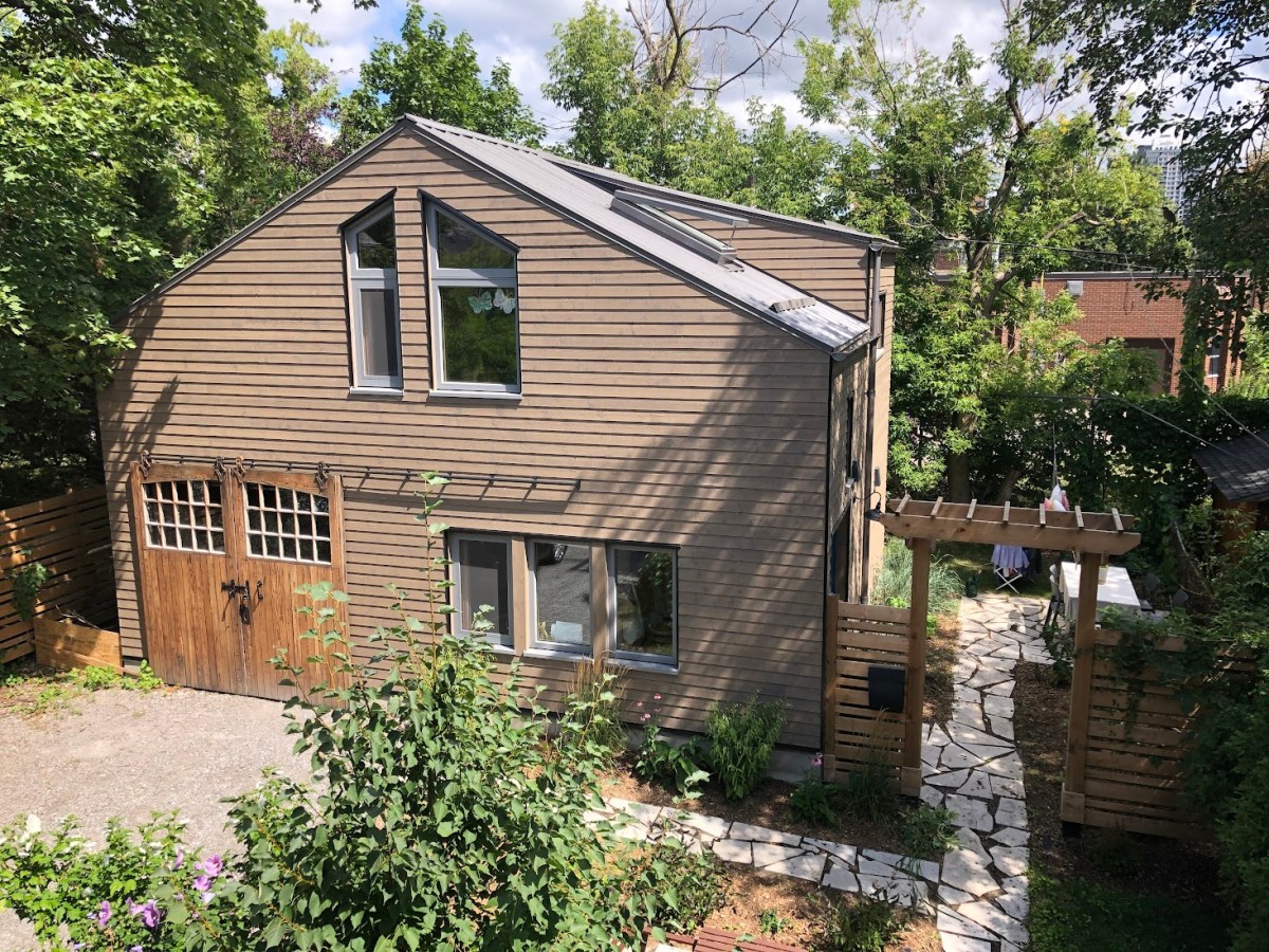 Modern Coach House on&nbsp;Charlton
